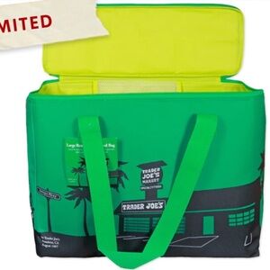 ❤️ Trader Joe’s Large Reusable Insulated Cooler Bag Green NWT